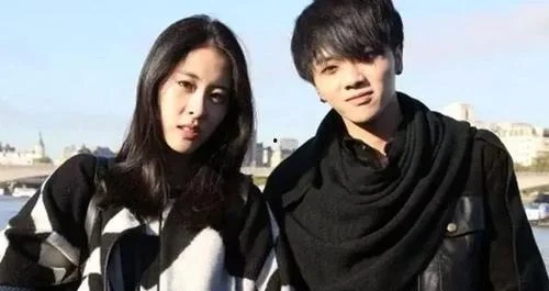 吃瓜娱乐爆料新闻认证徽章